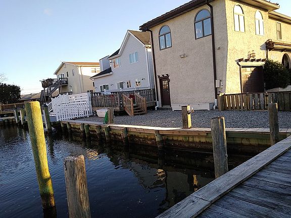 4th image of 29 Island Dr