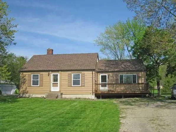 7157 Walton Rd, Walton Hills, OH 44146
