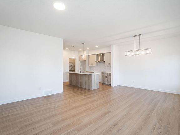 5th image of 4027 207th St SW