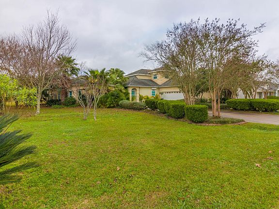 5th image of 288 Edgewood Dr