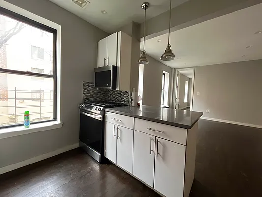 Rented by Premier One Realty LLC | media 10