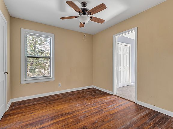 3rd image of 1212 Carraway St