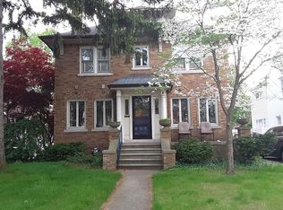 1387 Grayton St, Grosse Pointe Park, MI 48230