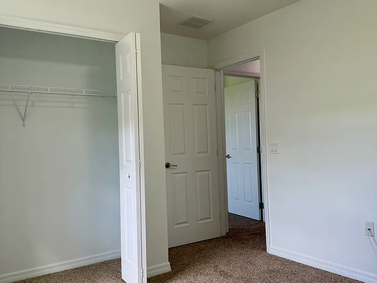 2259 Seven Oaks Dr — Photo 36