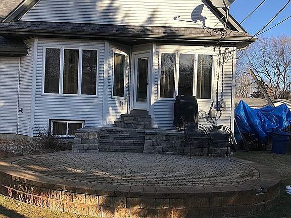 3rd image of 938 Holliday Dr