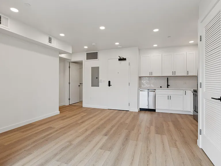 5616 Mission St #2A — Photo 9