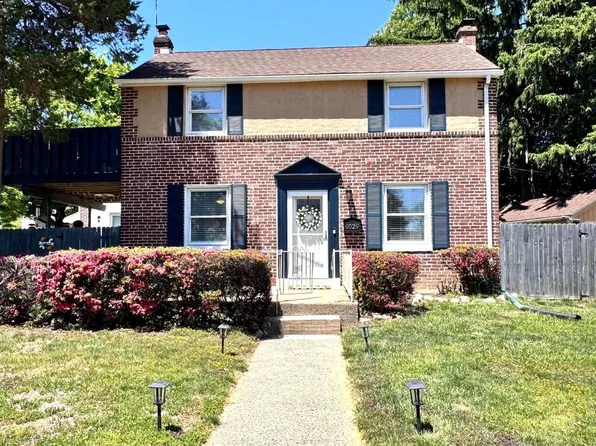 1029 Lamb Rd, Secane, PA 19018
