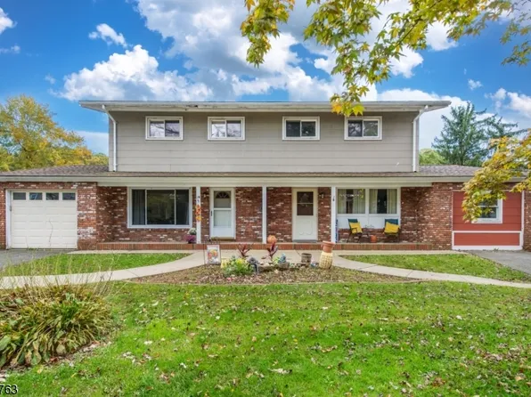2 Oak Rd, Jefferson Twp., NJ 07849