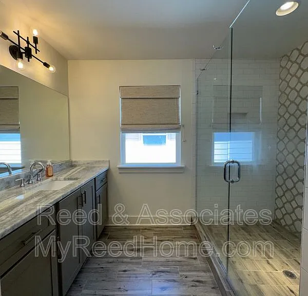 1080 Blythe St — Photo 11