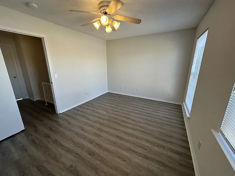 650 N Dixie Ave #A — Photo 23