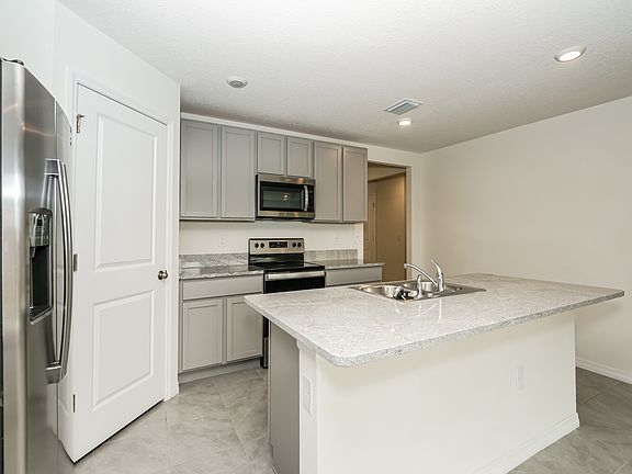 4th image of 796 SE 66th Ter