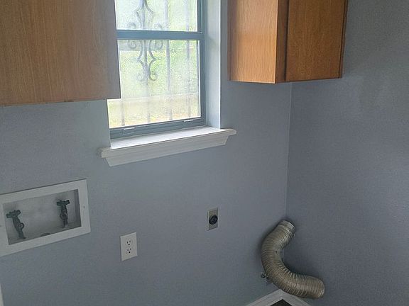 4th image of 5403 Bayou Dr