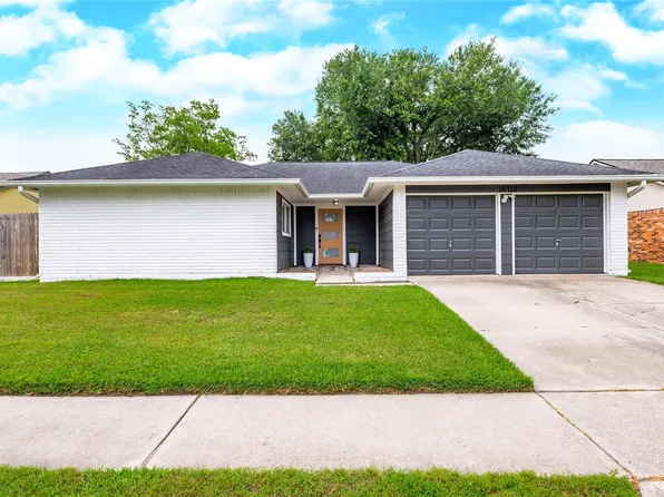 16710 Nina Dr, Friendswood, TX 77546
