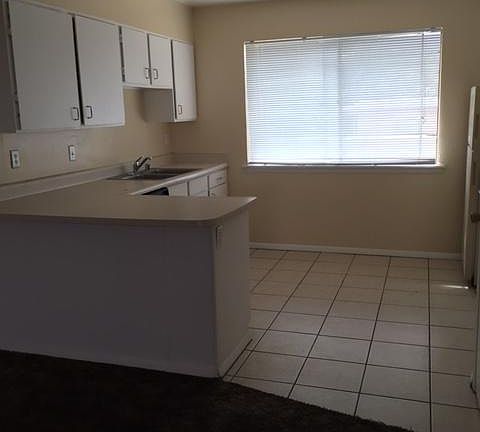 4th image of 3901 Edgar Park Ave #3