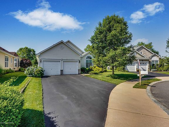 2nd image of 607 Quail Ct