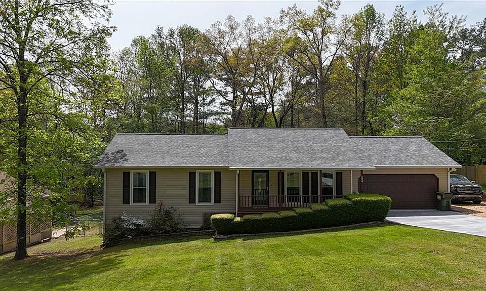 1st image of 33 E Boxwood Dr SE