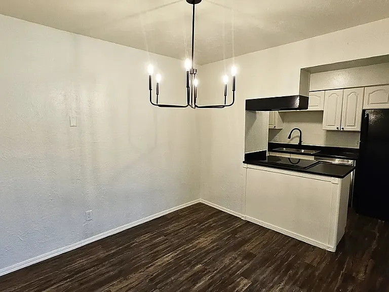 100 Brooklyn Ave #2E — Photo 2