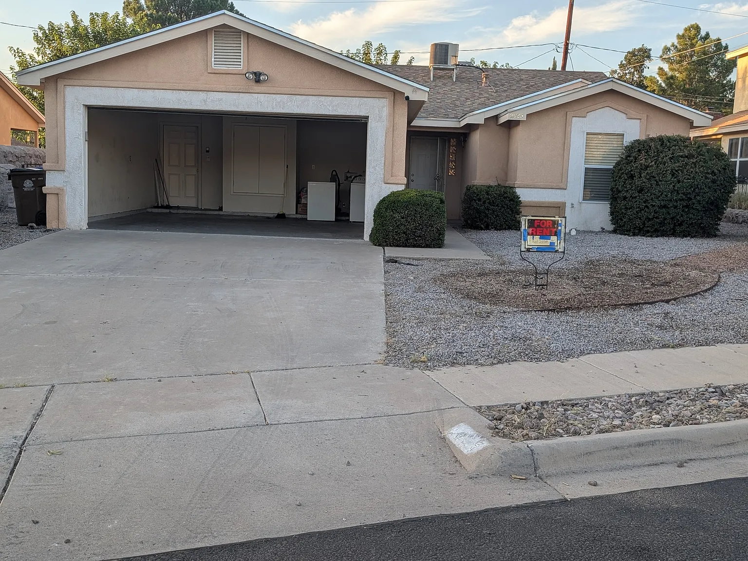 4 bed, 2.5 bath, 1400 sqft, $1,850 — Photo 3