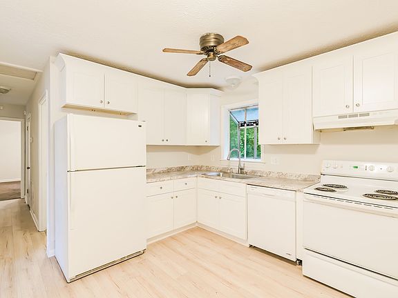 4th image of 2706 Marlin Dr
