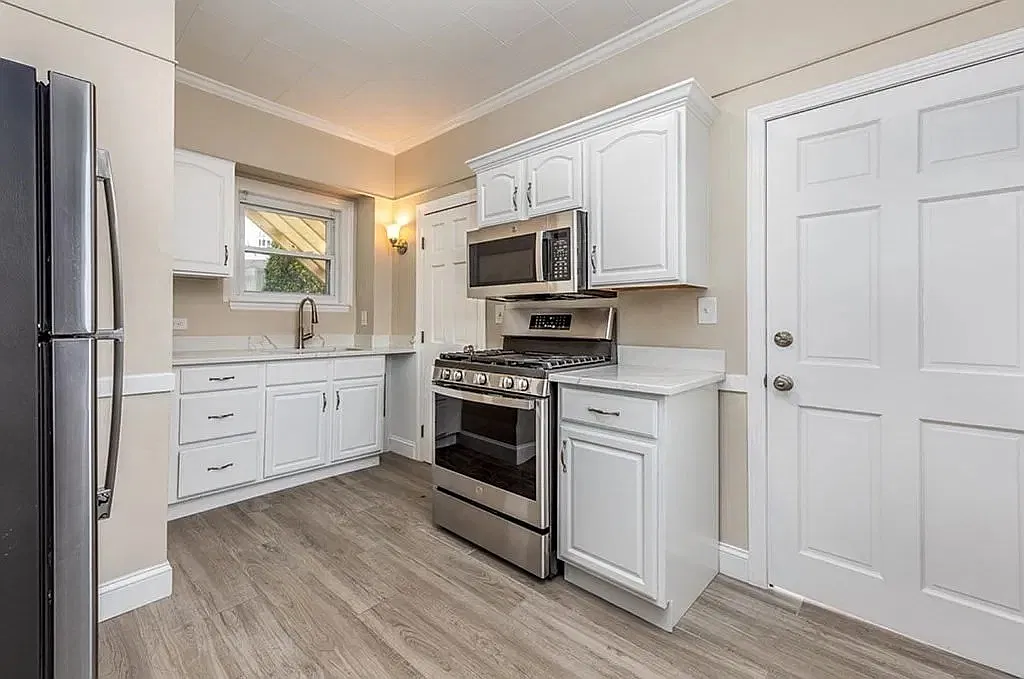 31 Cabot St — Photo 1