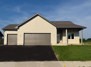 550 Cross Plains Rd, Rockford, IL 61107