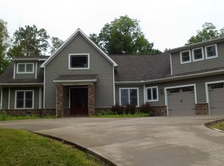 179 Stone Ridge Dr, Fairmont, WV 26554