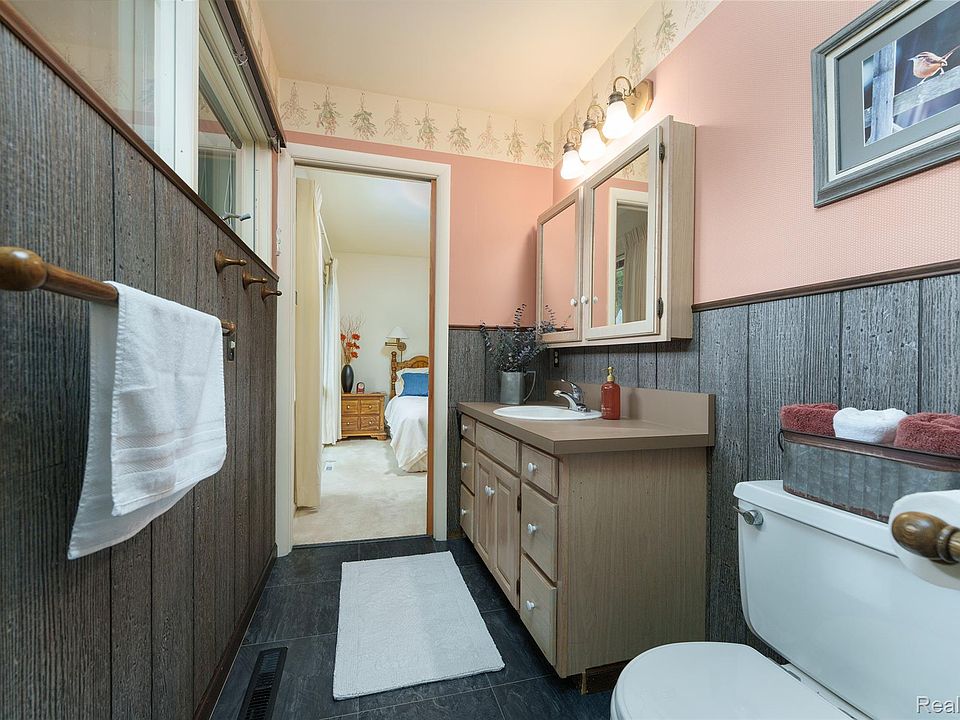 726 Devonshire Rd, photo 14