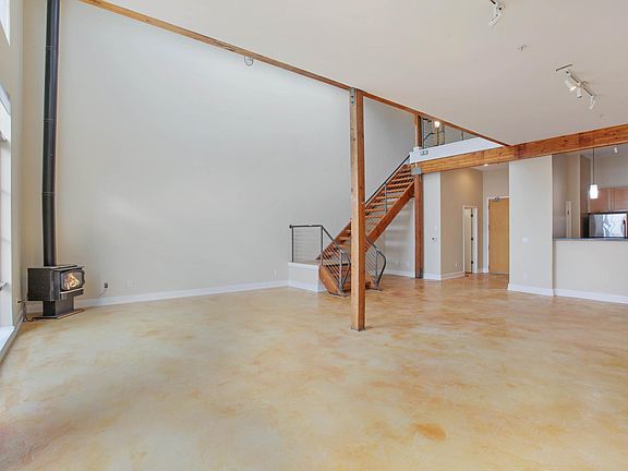 4th image of 81 Langton St Unit 13