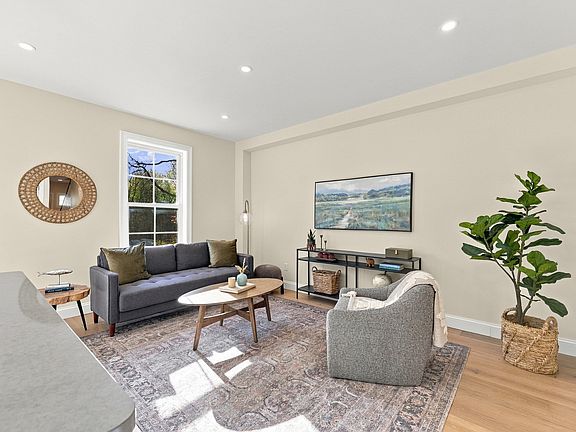 5th image of 96 Lyman Rd #96