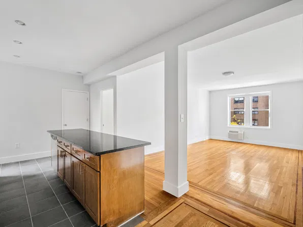 364 West 18th Street image 1 of 10