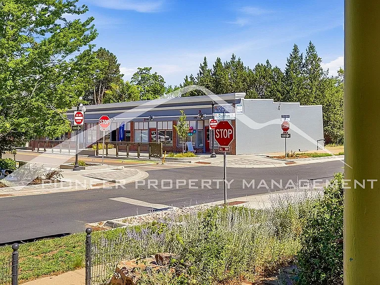 2503 Benton St — Photo 4