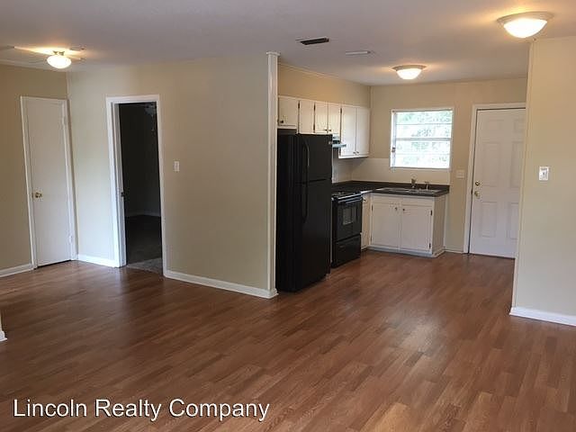 1st image of 104 Lankford Cir APT B