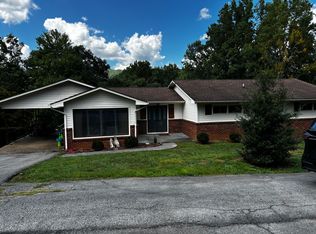 903 Chestnut Ave, Erwin, TN 37650