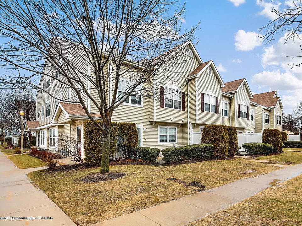 1st image of 62 Winged Foot Ct