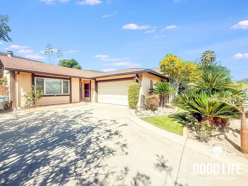 15238 Calle Juanito
