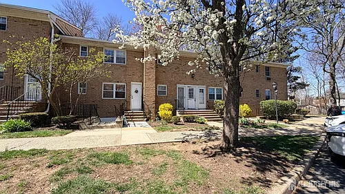 363 Cranbury Rd #D16 Photo 1