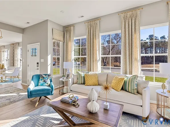 18748 Palisades Cove Trl, Moseley, VA 23120