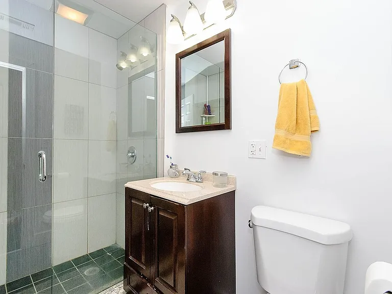 2110 W Division St #3R — Photo 17