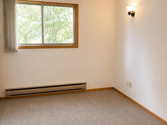 5th image of 4406 Markle Rd