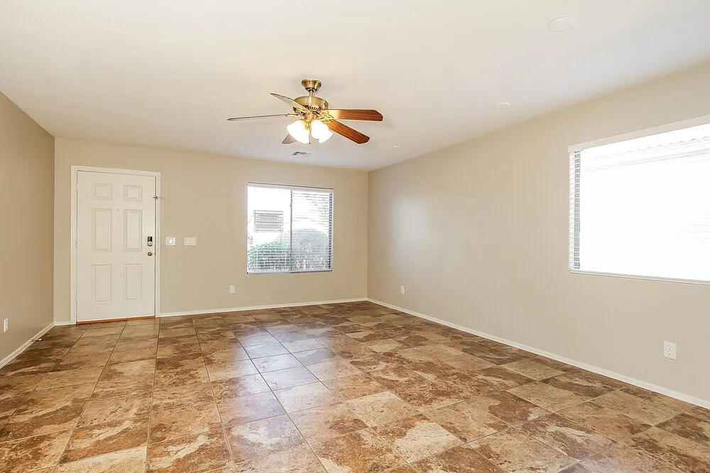 3 bed, 2.0 bath, 1401 sqft, $2,850 — Photo 4