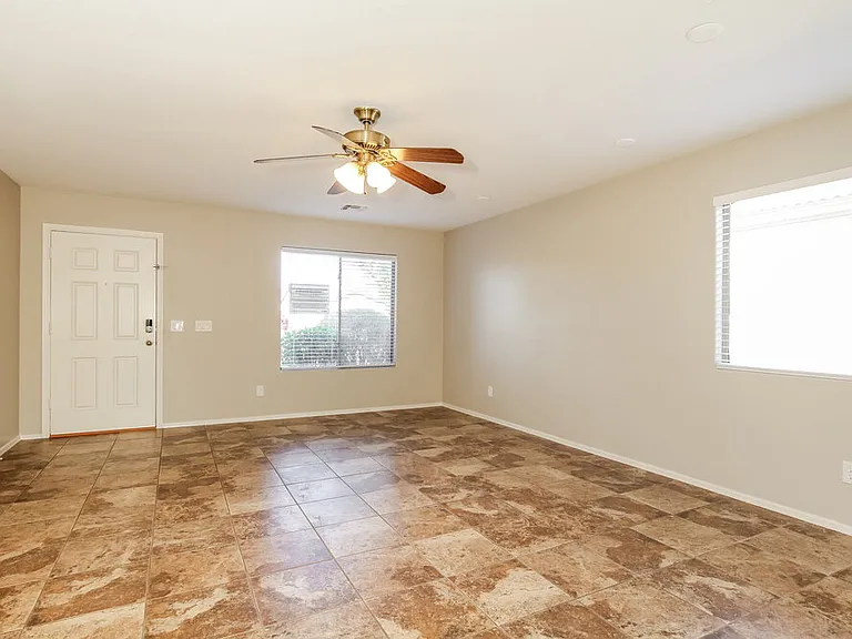 16245 W Calavar Rd — Photo 4