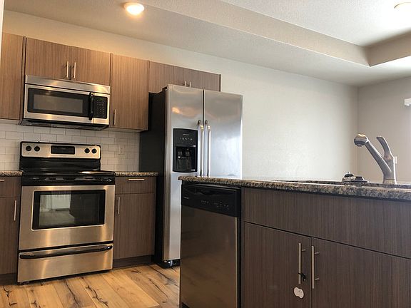 4th image of 4045 Meadowview Ct