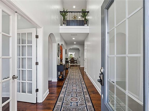 3rd image of 4215 Avondale Ln