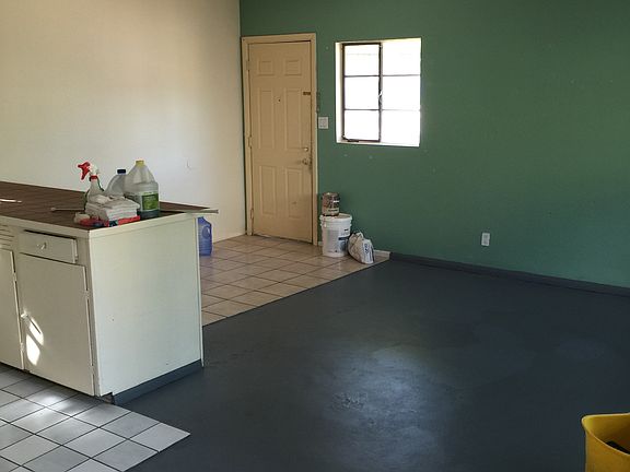 Living Rm / Kitchen