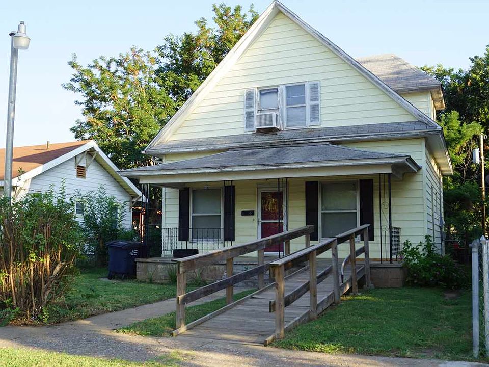 2nd image of 2111 E Maple Ave