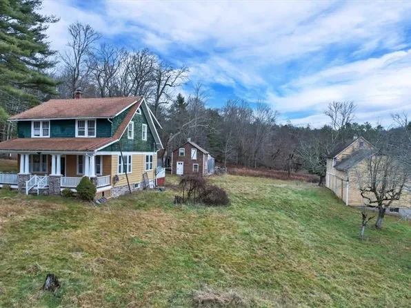 45 Olsen Road, Lake Huntington, NY 12752