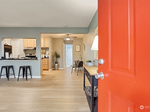 3rd image of 1902 Yakima Avenue #5