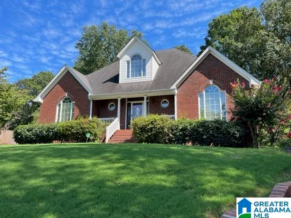 928 Leslie Ln, Gardendale, AL 35071