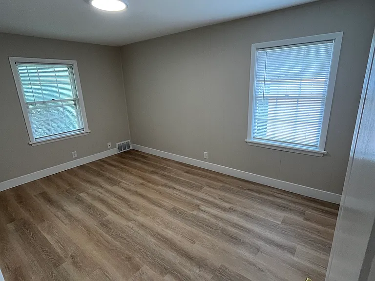 625 Broadmoor Dr #F — Photo 7