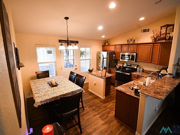 3rd image of 1205 W Avenue Q
